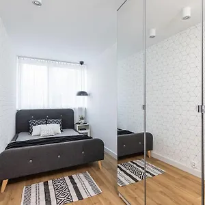 Apartament Superapart Jana Pawla Ii, 302 Cozy Urban Retreat, Perfect For Couples, Warszawa