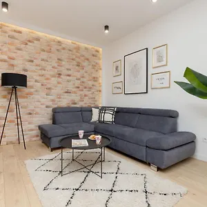 Apartament Loft With Parking In By Renters, Warszawa